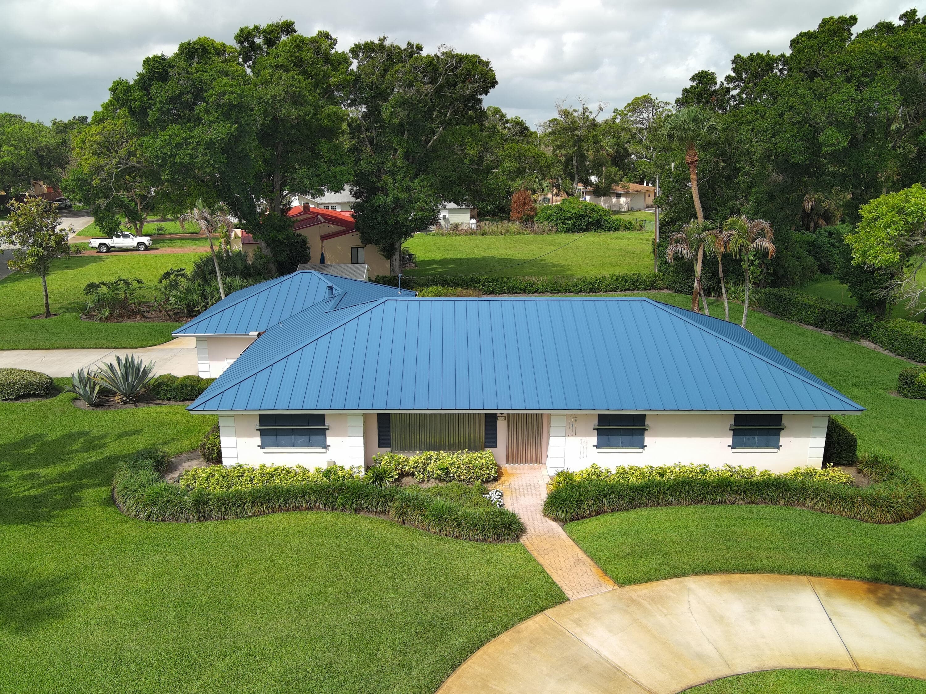 2301 Avalon Avenue, Vero Beach, FL 32960 — photo 9 of 54
