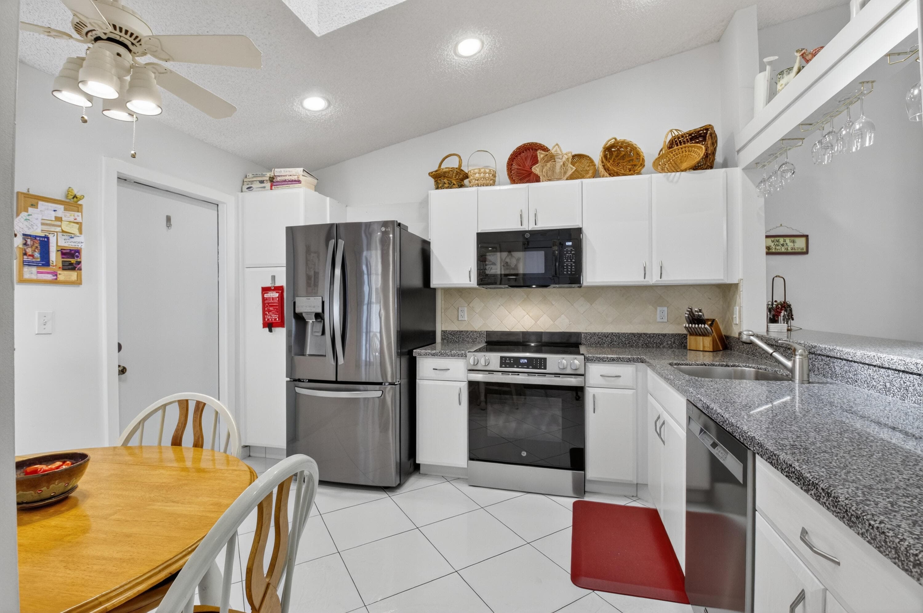 5893 Sunswept Lane B, Boynton Beach, FL 33437 — photo 4 of 58