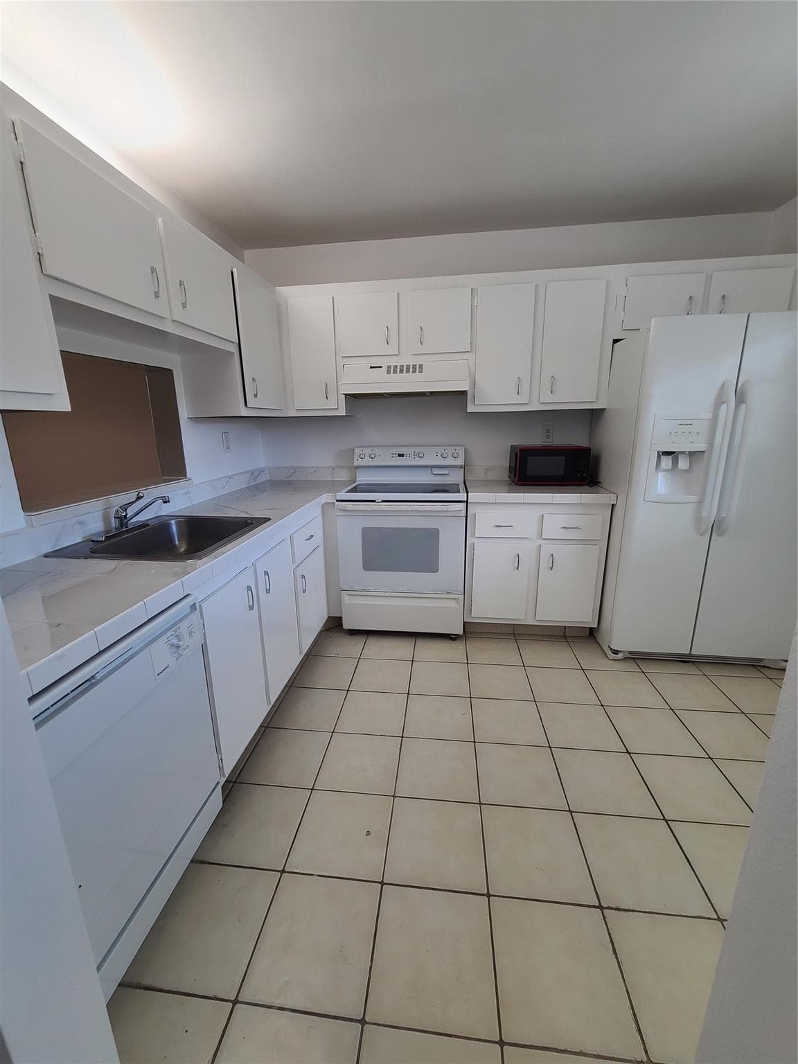 1810 SW 81st Avenue 2400, North Lauderdale, FL 33068 — photo 4 of 17