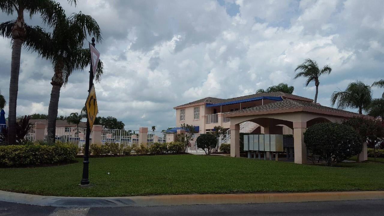 2082 SE Wild Meadow Circle, Port St. Lucie, FL 34952 — photo 4 of 24