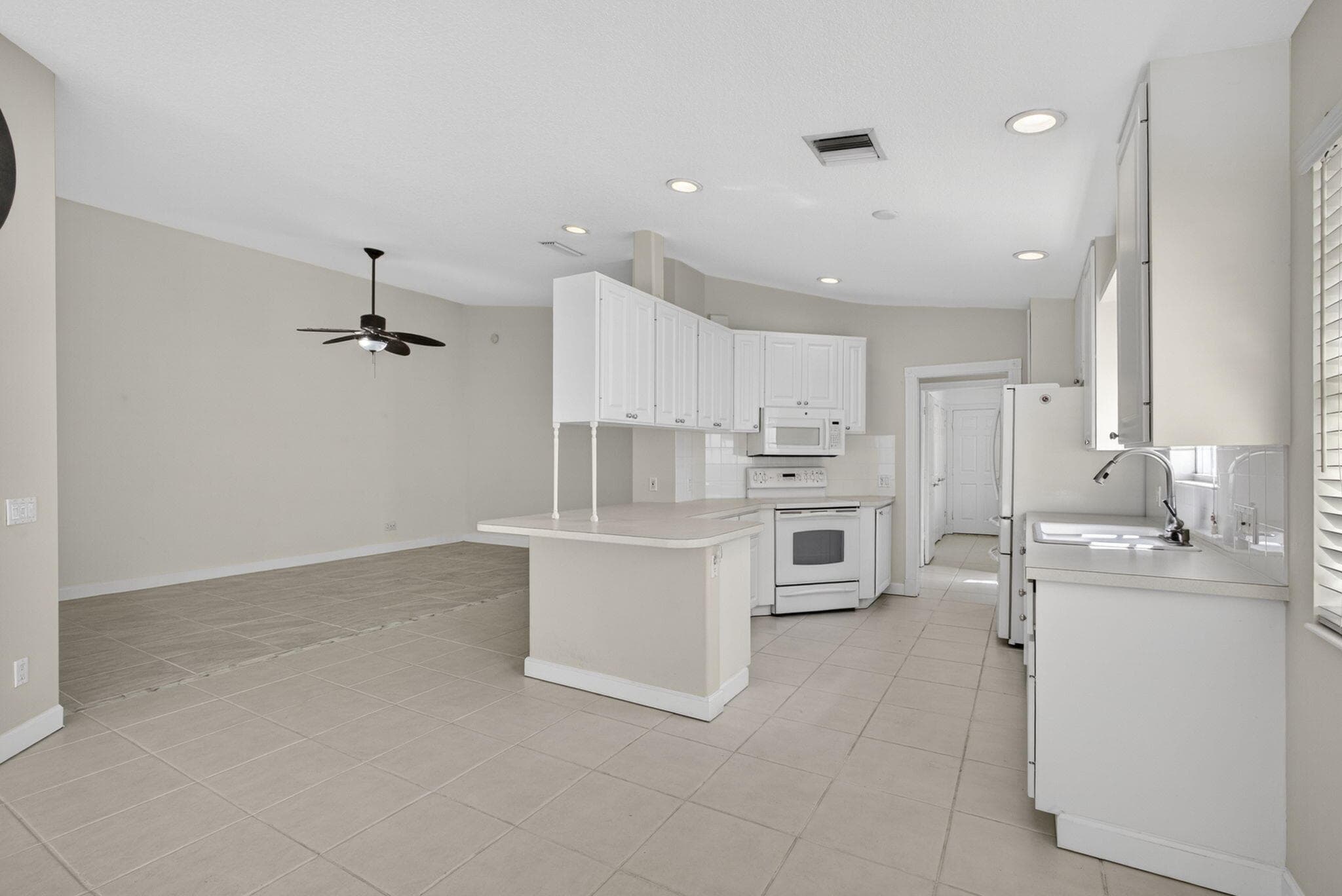 8093 Montserrat Place, Wellington, FL 33414 — photo 15 of 39