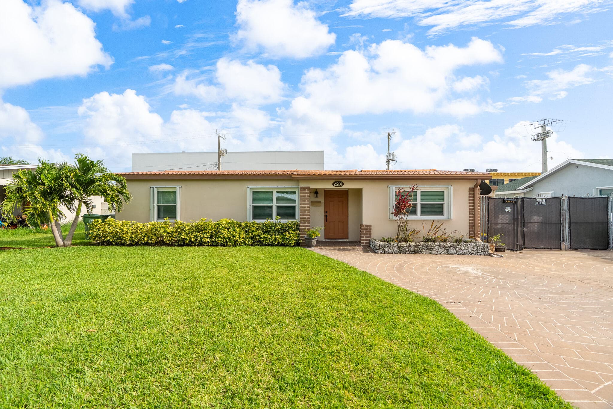 3201 Alice Drive, Palm Springs, FL 33461 — photo 9 of 65