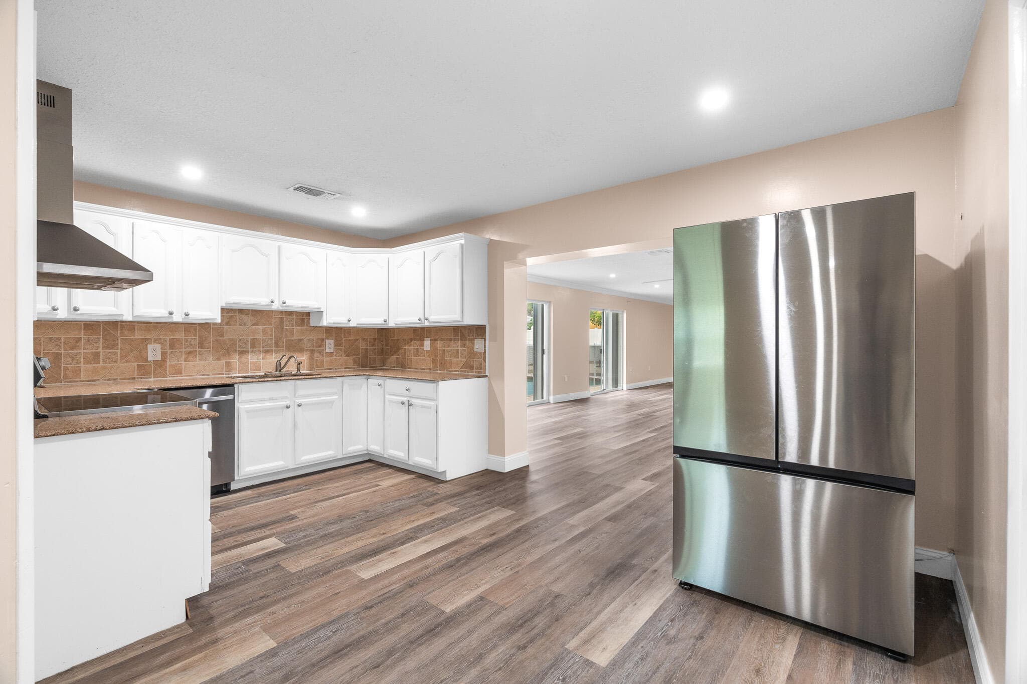 3201 Alice Drive, Palm Springs, FL 33461 — photo 13 of 65