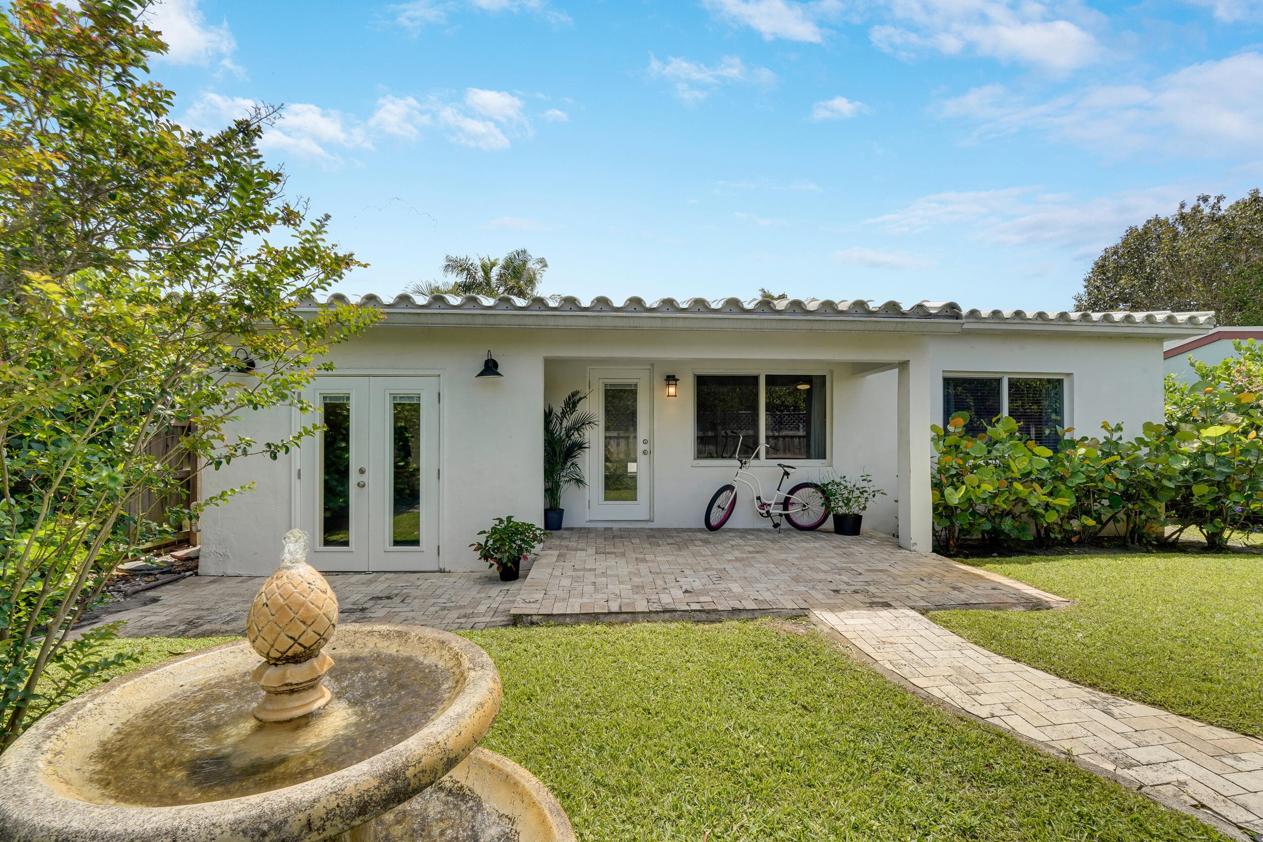 1236 NE 13th Avenue, Fort Lauderdale, FL 33304 — photo 2 of 41