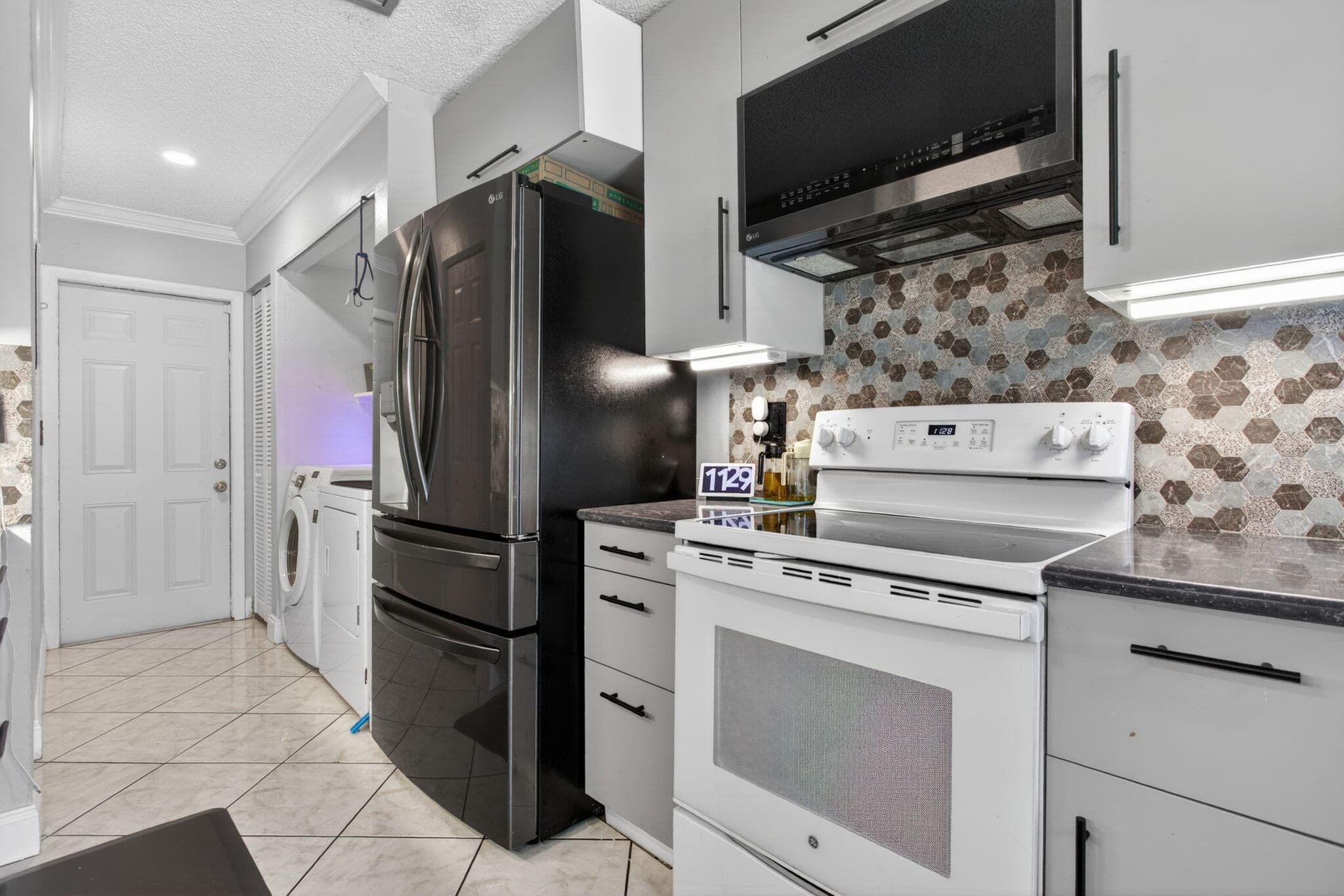 1601 NW 48th Place, Deerfield Beach, FL 33064 — photo 7 of 37