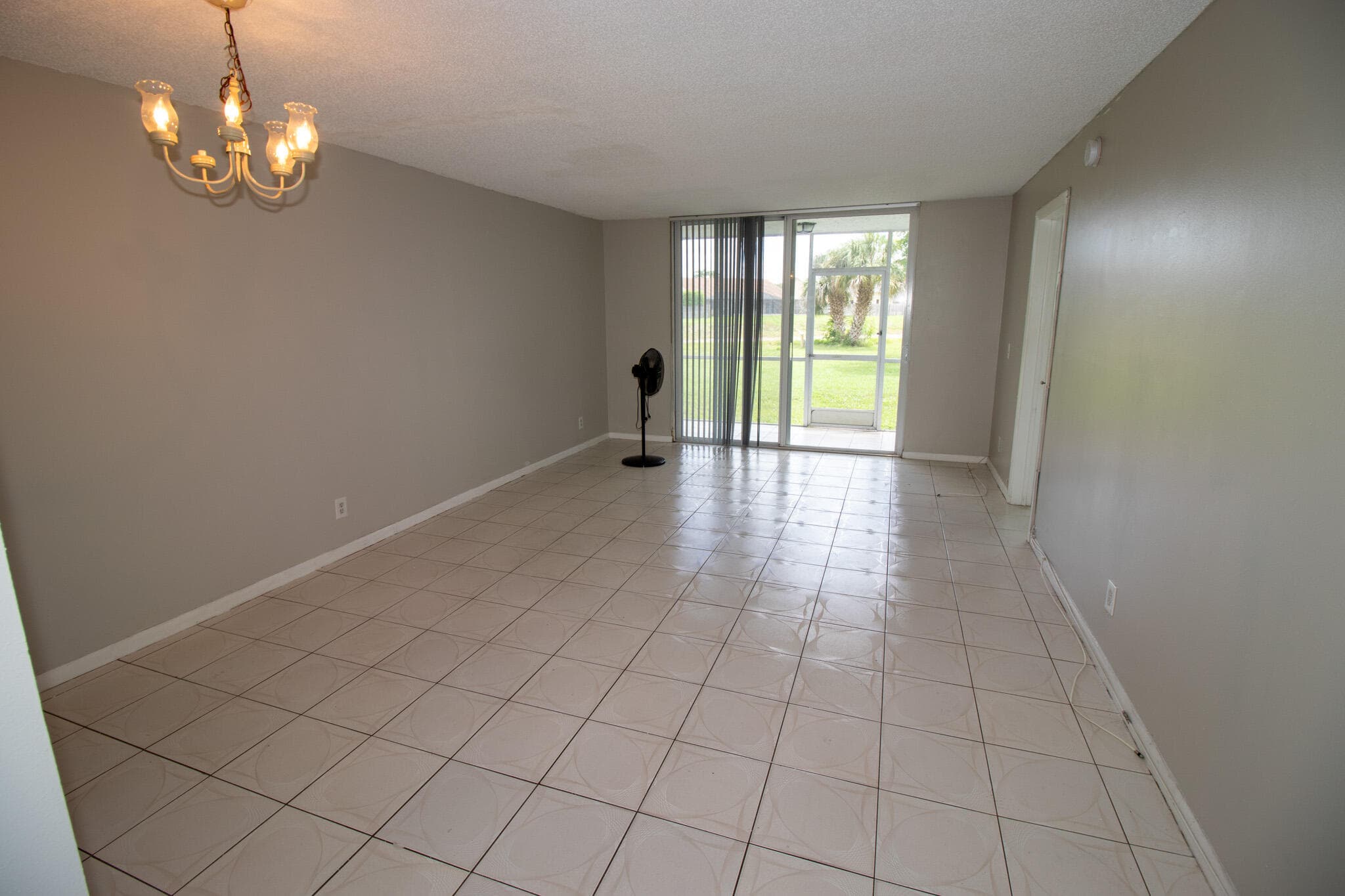 9621 Sunrise Lakes Boulevard 102, Sunrise, FL 33322 — photo 7 of 13