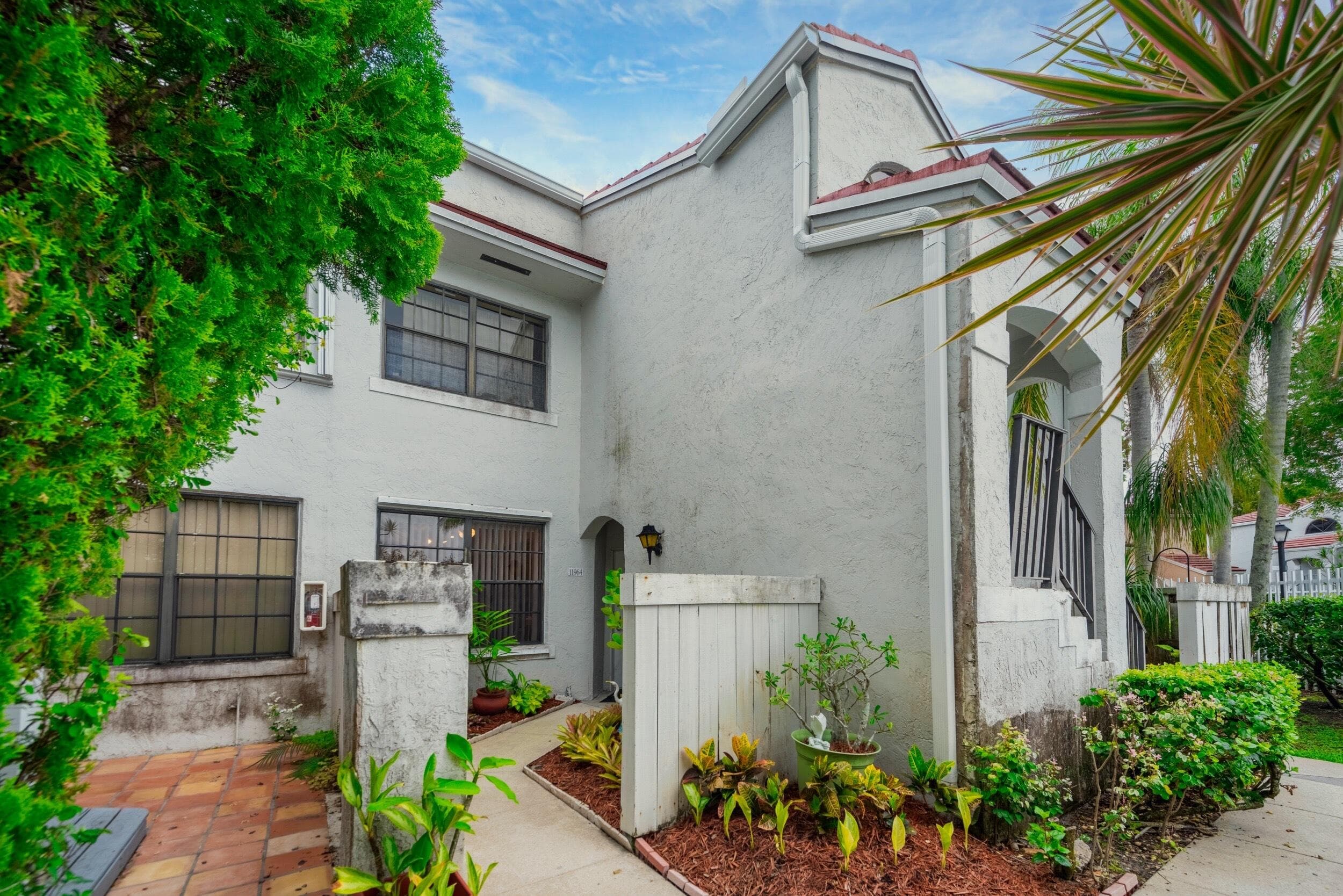 11964 NW 11th Street 11964, Pembroke Pines, FL 33026 — photo 1 of 25