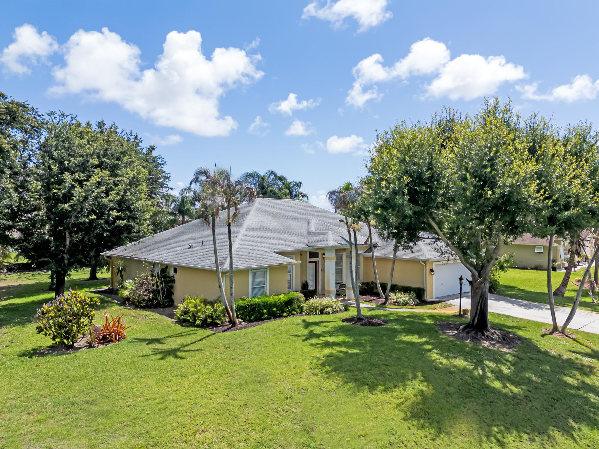 2017 SE Allamanda Drive, Port St. Lucie, FL 34952 — photo 2 of 24
