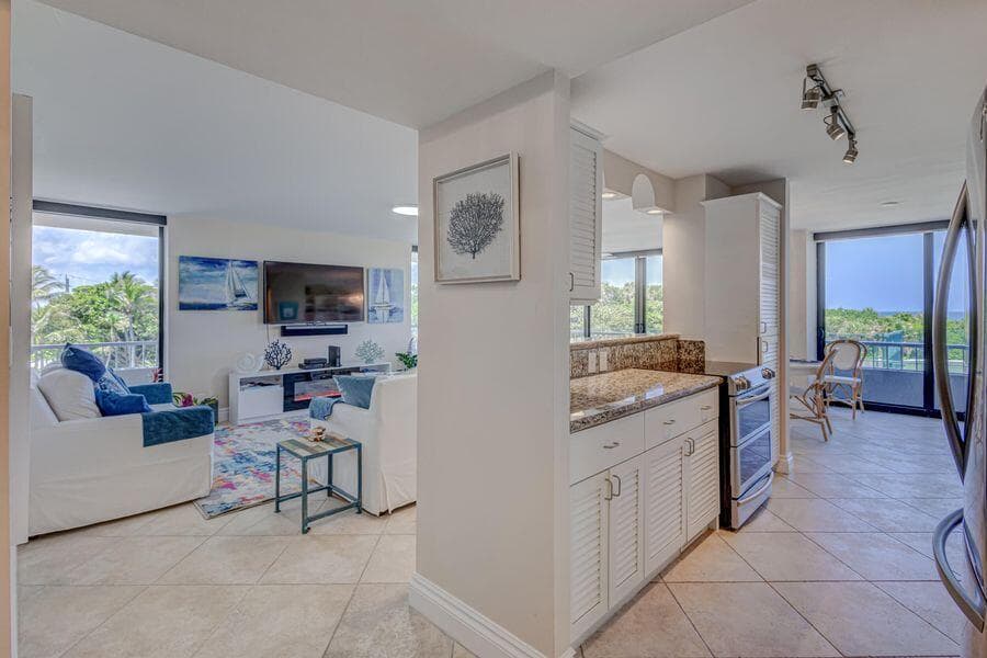 5550 N Ocean Drive 3c, Riviera Beach, FL 33404 — photo 10 of 68
