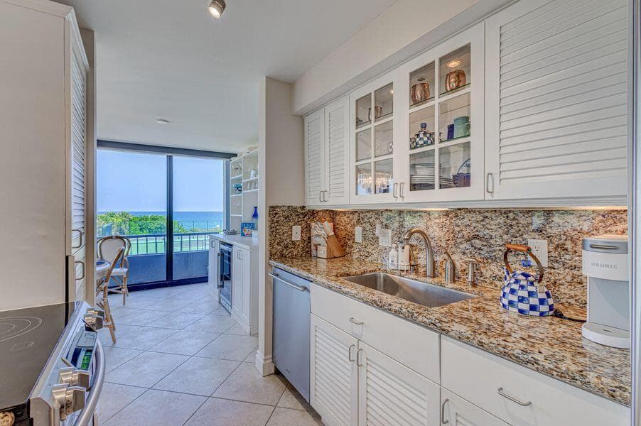 5550 N Ocean Drive 3c, Riviera Beach, FL 33404 — photo 11 of 68