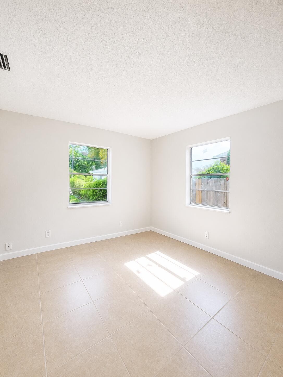 125 W 17th Street W 1, Riviera Beach, FL 33404 — photo 7 of 8