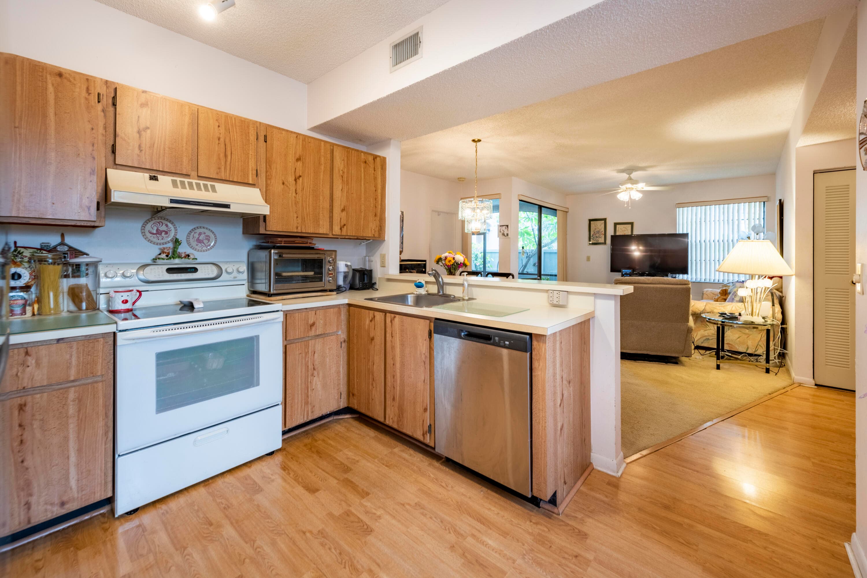 11964 NW 11th Street 11964, Pembroke Pines, FL 33026 — photo 5 of 25