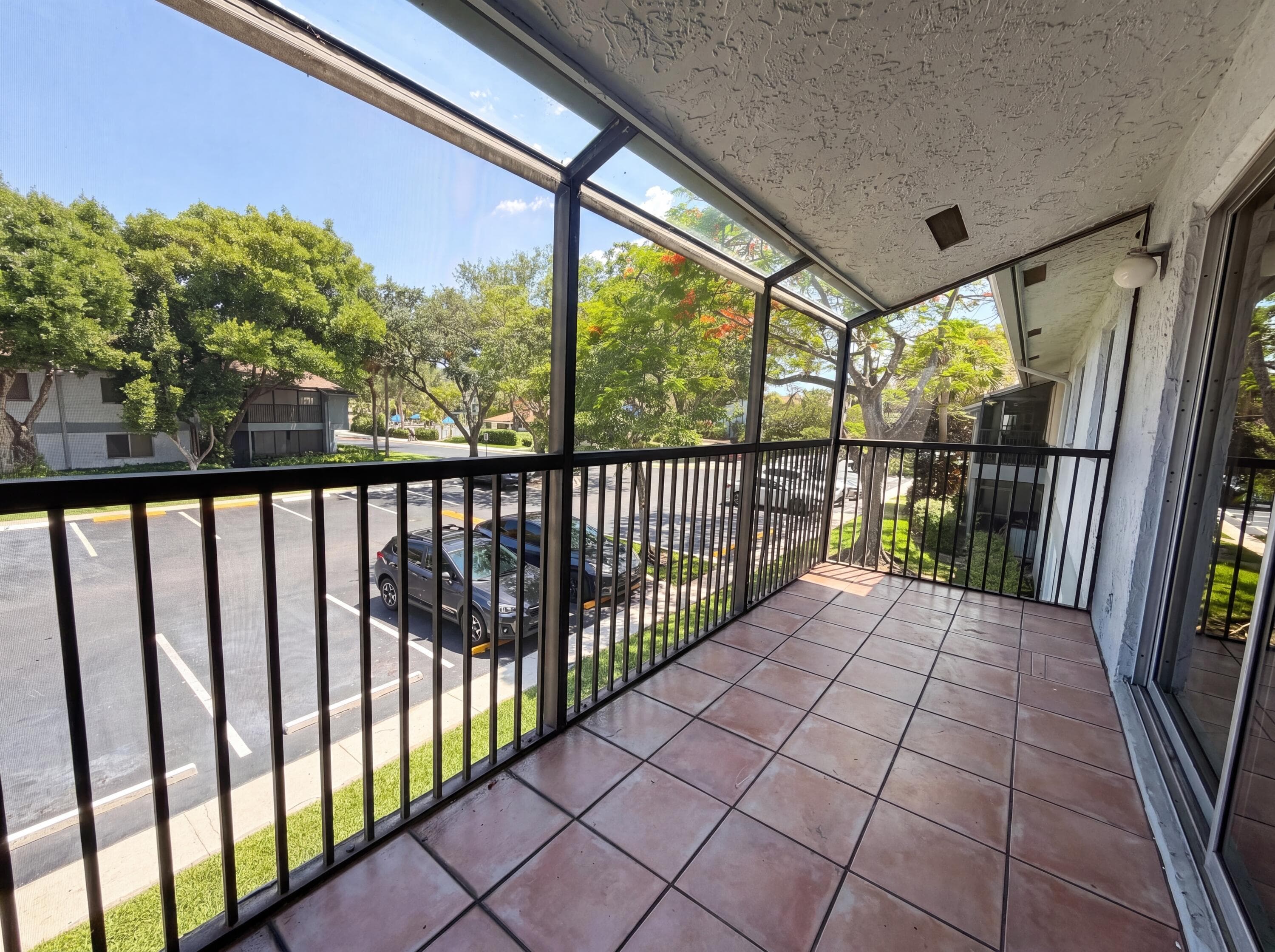 2737 S Oakland Forest Drive 202, Oakland Park, FL 33309 — photo 6 of 18