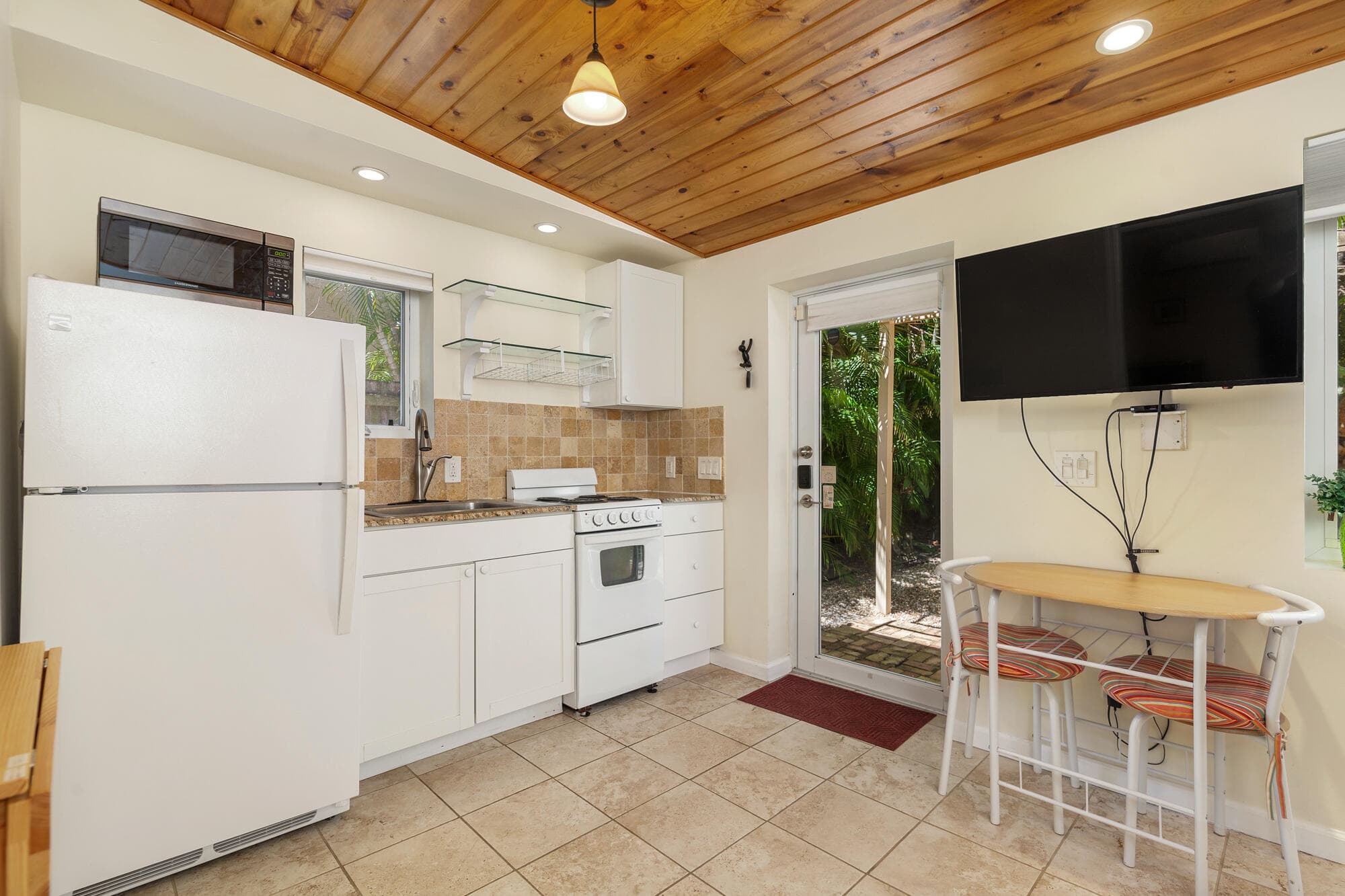 714 Sunset Road, West Palm Beach, FL 33401 — photo 19 of 31