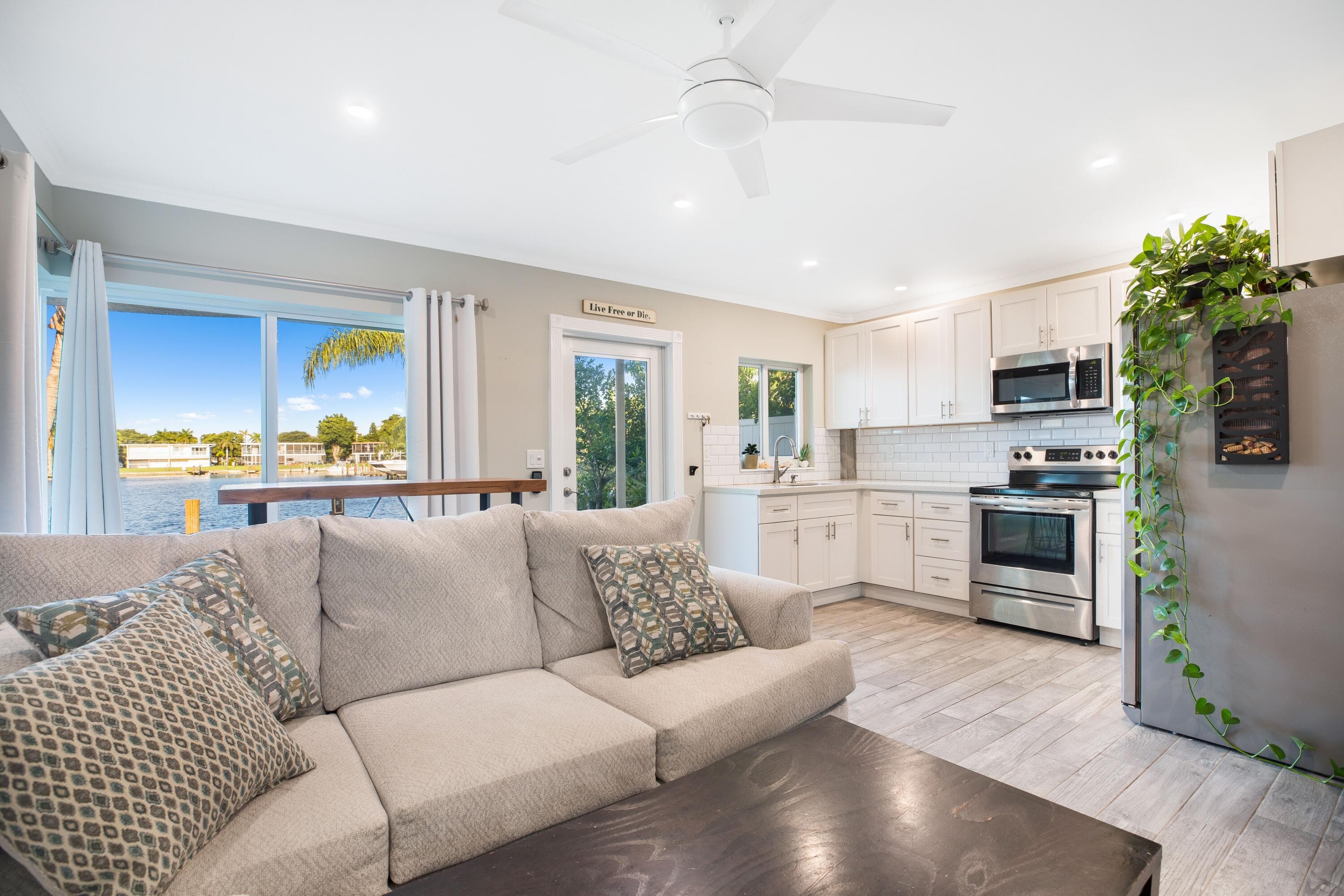1400 SE 7th Avenue 2, Pompano Beach, FL 33060 — photo 2 of 19