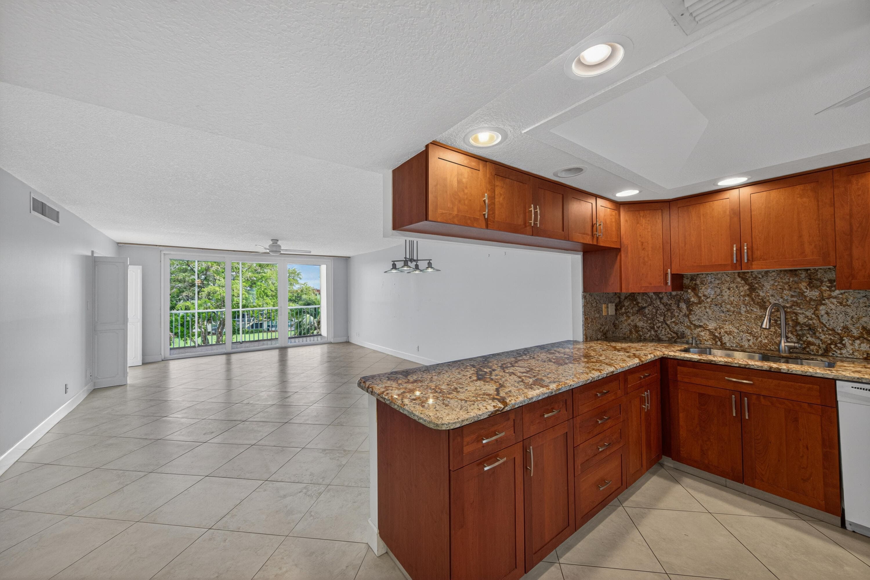 3150 NE 48th Court 414, Lighthouse Point, FL 33064 — photo 8 of 50