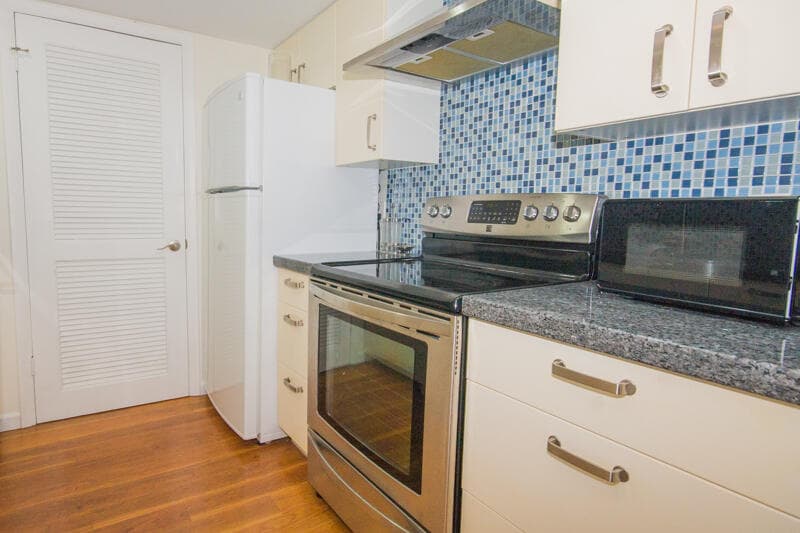 301 Croton Avenue 405, Lantana, FL 33462 — photo 5 of 24