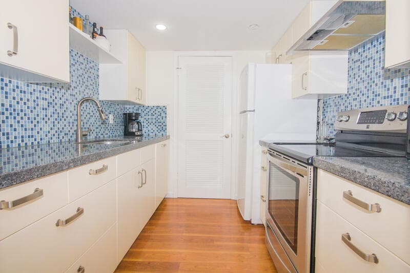 301 Croton Avenue 405, Lantana, FL 33462 — photo 3 of 24