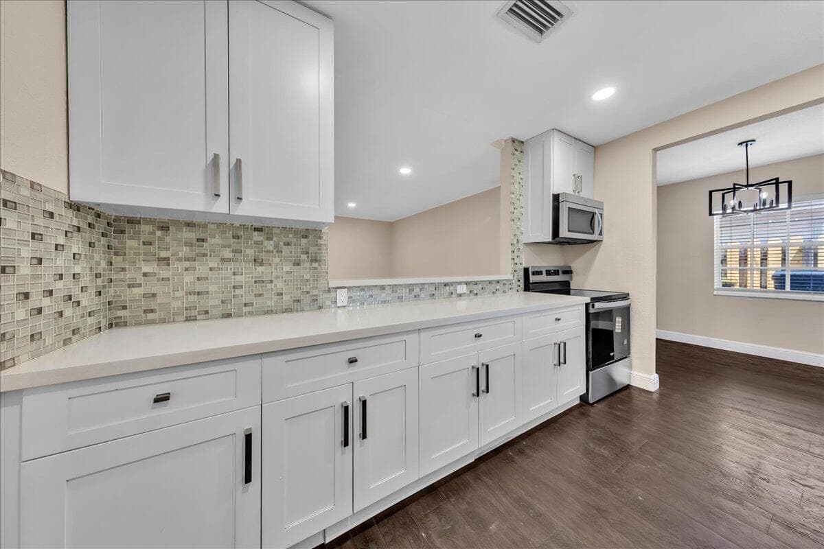 4641 SW 43rd Avenue, Dania Beach, FL 33314 — photo 9 of 29