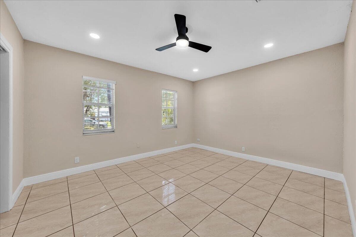 4641 SW 43rd Avenue, Dania Beach, FL 33314 — photo 16 of 29