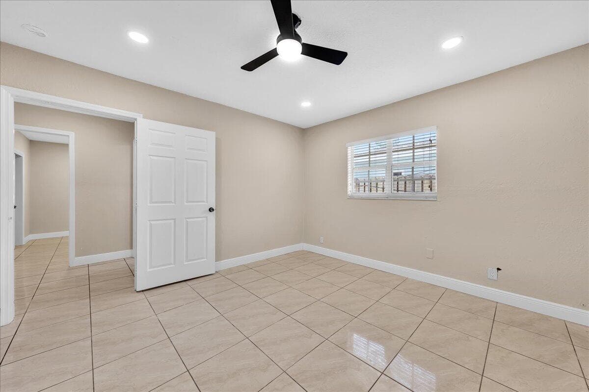 4641 SW 43rd Avenue, Dania Beach, FL 33314 — photo 21 of 29
