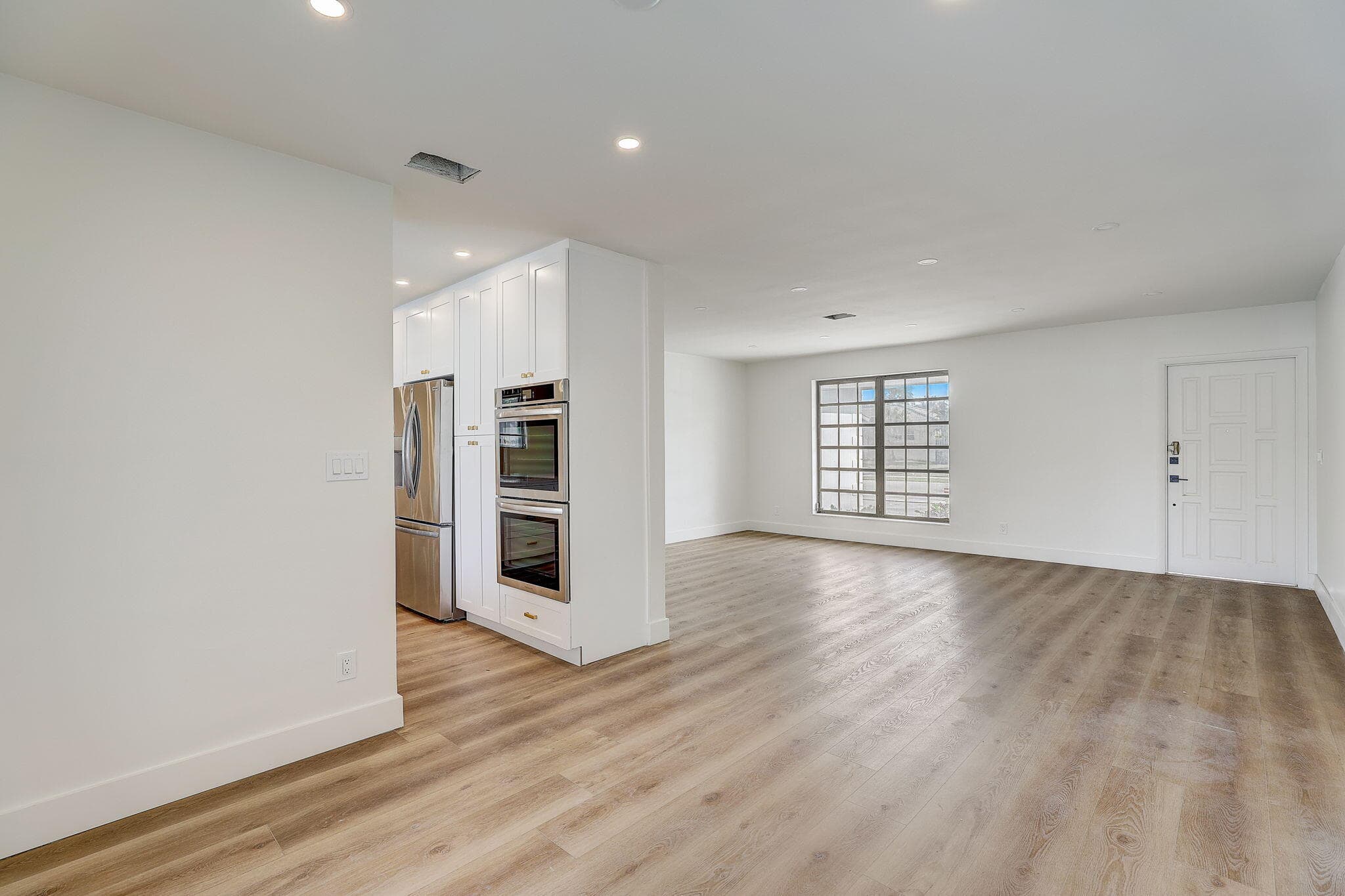 3900 N 45th Avenue, Hollywood, FL 33021 — photo 9 of 43