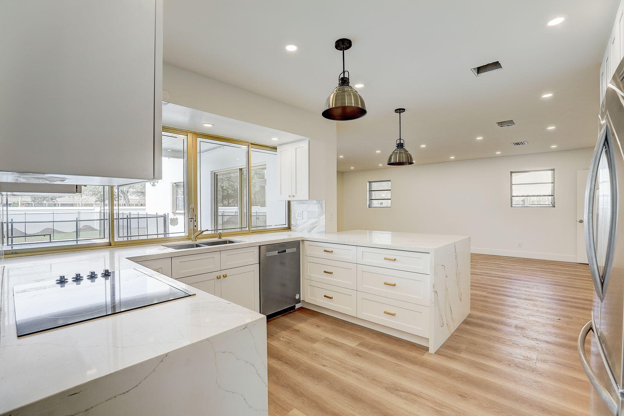3900 N 45th Avenue, Hollywood, FL 33021 — photo 5 of 43