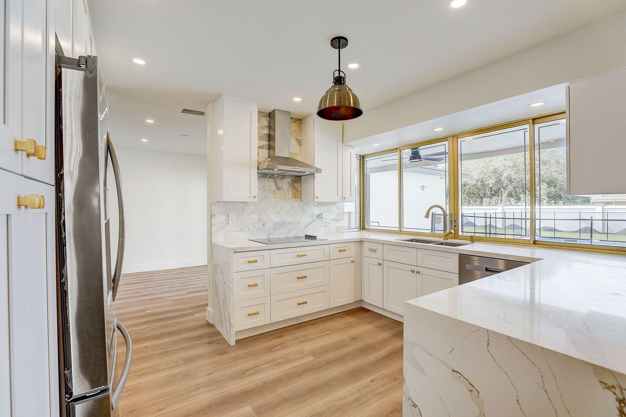 3900 N 45th Avenue, Hollywood, FL 33021 — photo 2 of 43