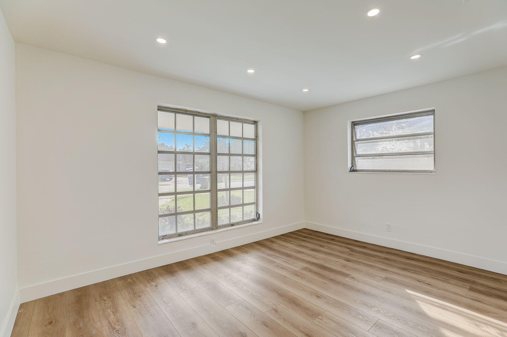 3900 N 45th Avenue, Hollywood, FL 33021 — photo 14 of 43