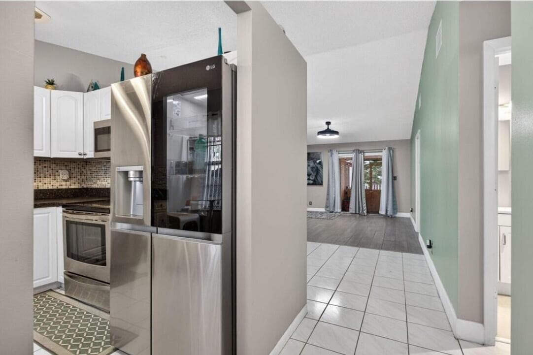 540 NW 43rd Street, Deerfield Beach, FL 33064 — photo 5 of 37