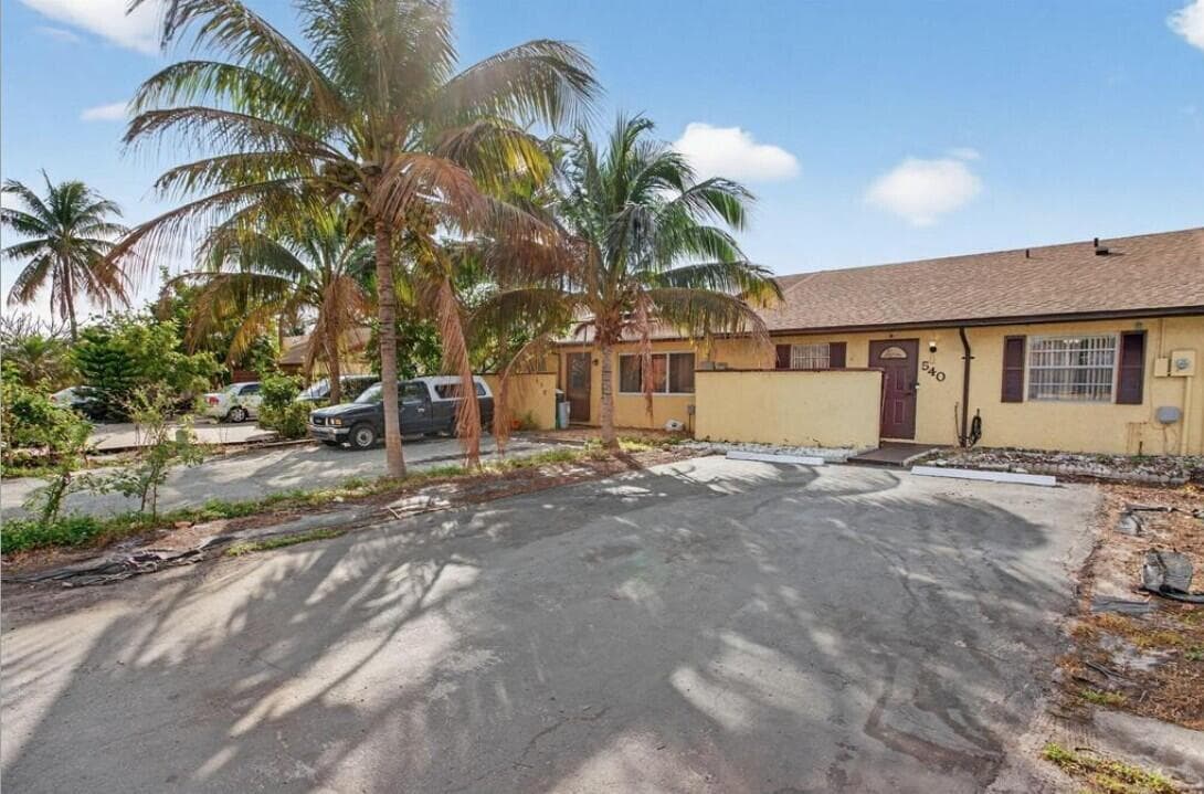 540 NW 43rd Street, Deerfield Beach, FL 33064 — photo 25 of 37