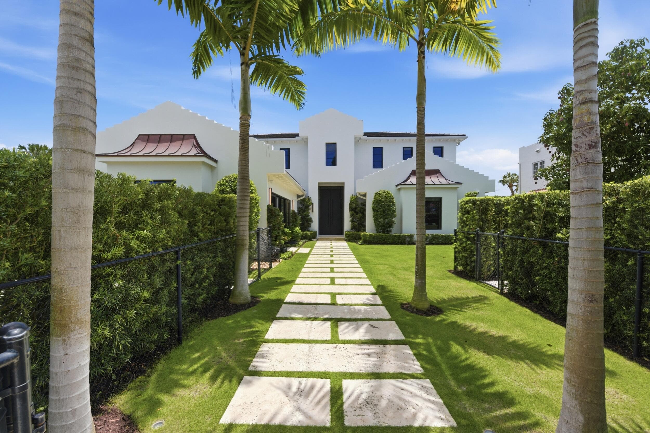 248 E Lakewood Road, West Palm Beach, FL 33405 — photo 3 of 43