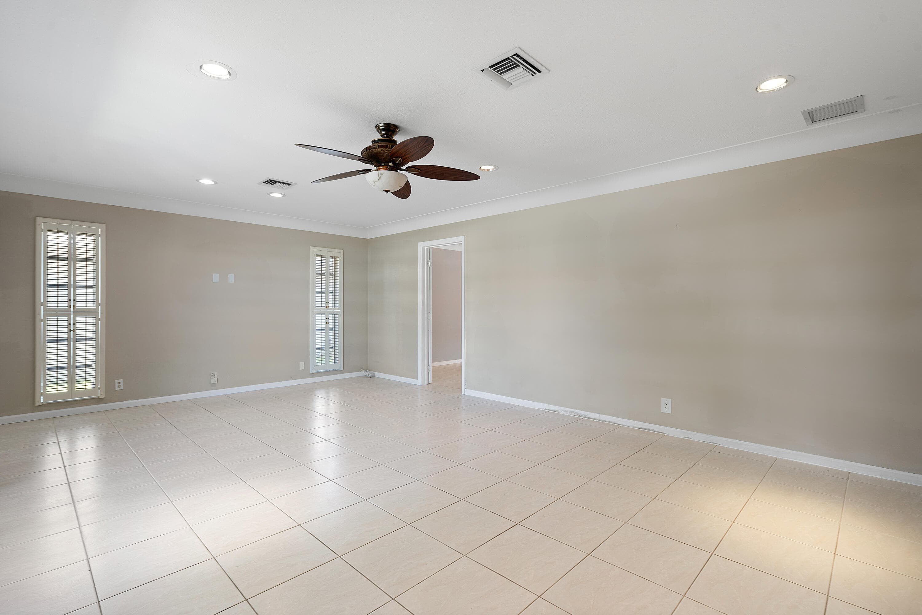 3731 NE 29th Avenue, Lighthouse Point, FL 33064 — photo 8 of 40