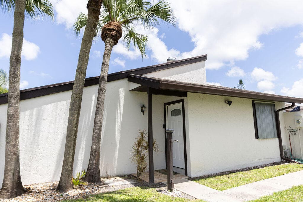 4978 Alder Drive B, West Palm Beach, FL 33417 — photo 2 of 42