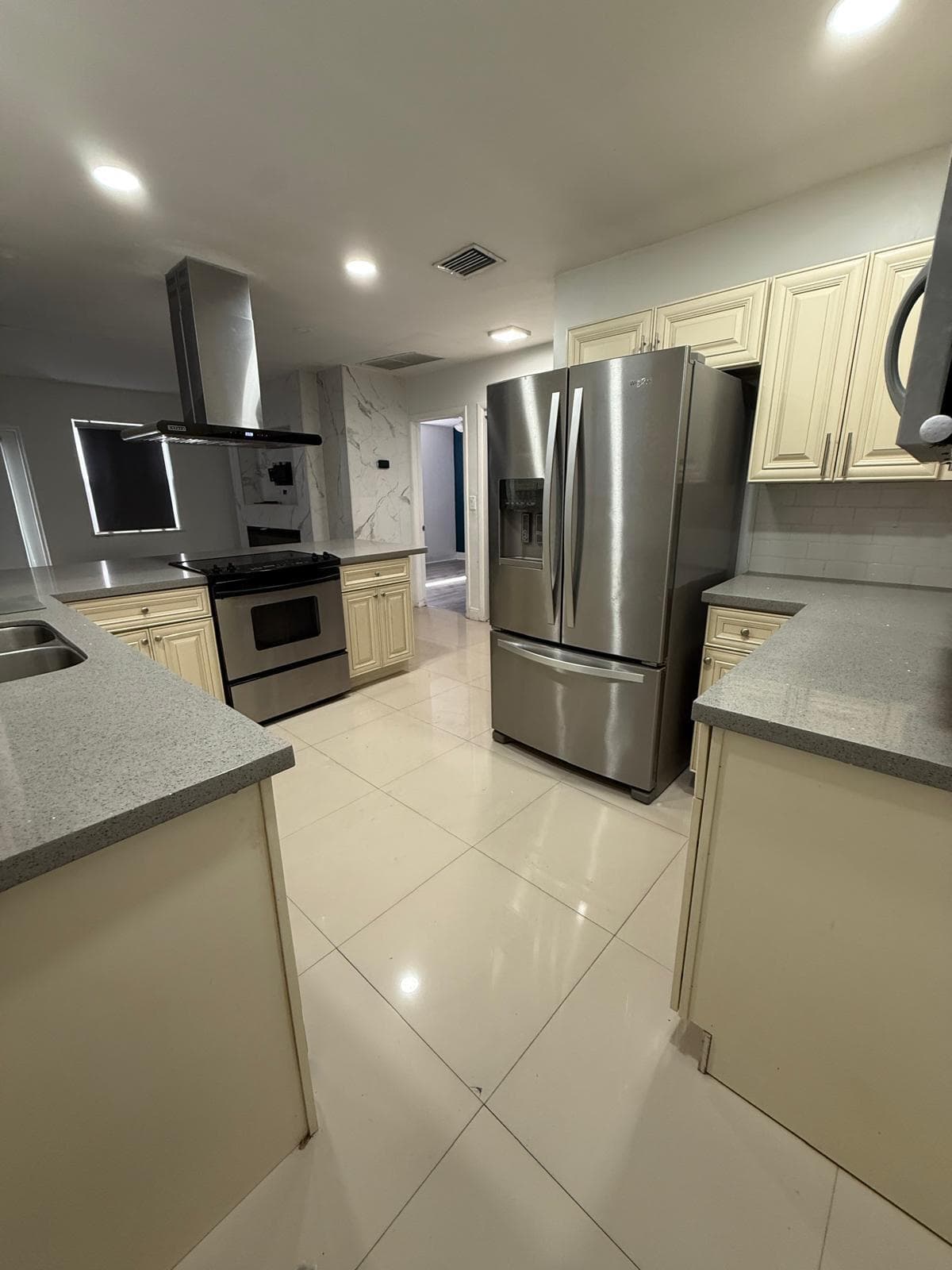 3111 N 66th Avenue, Hollywood, FL 33024 — photo 10 of 20