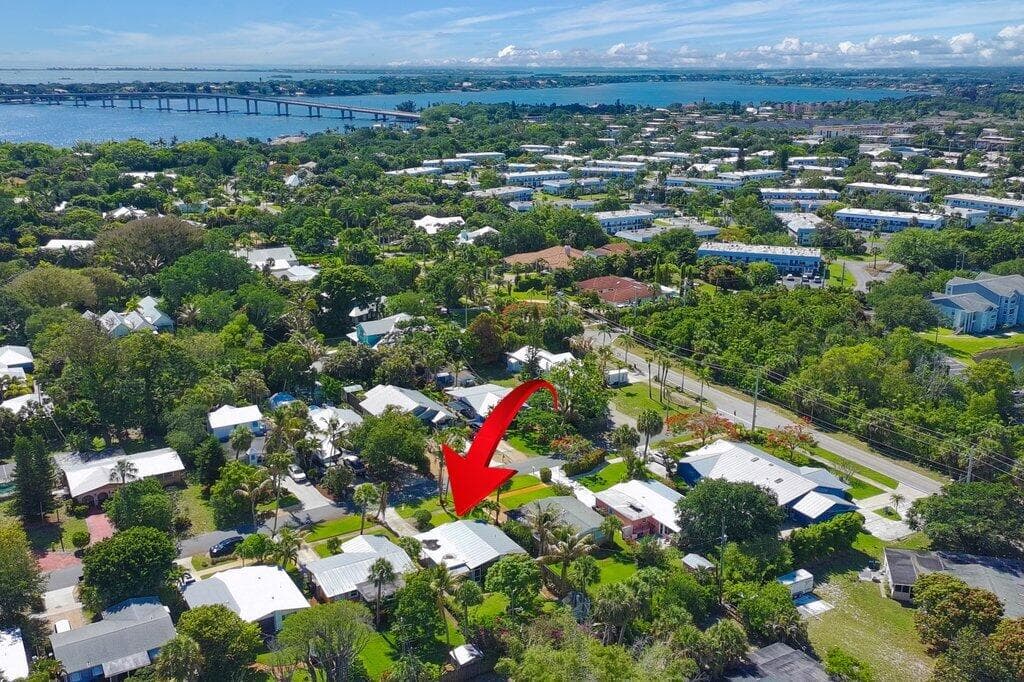 262 SE Monterey Avenue, Stuart, FL 34996 — photo 13 of 43