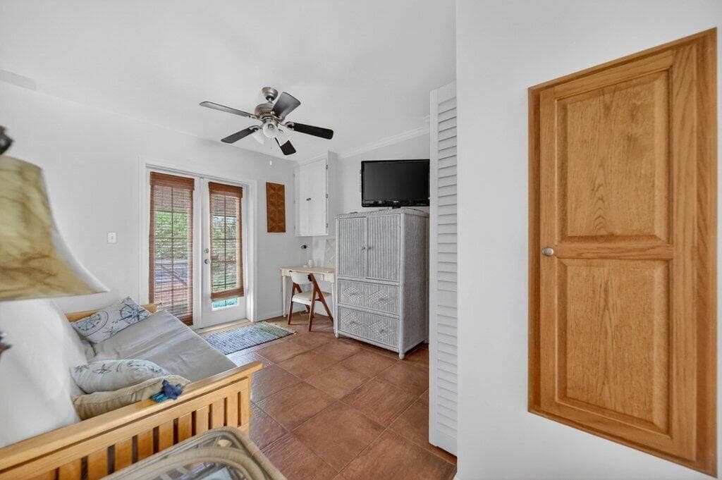 262 SE Monterey Avenue, Stuart, FL 34996 — photo 25 of 43