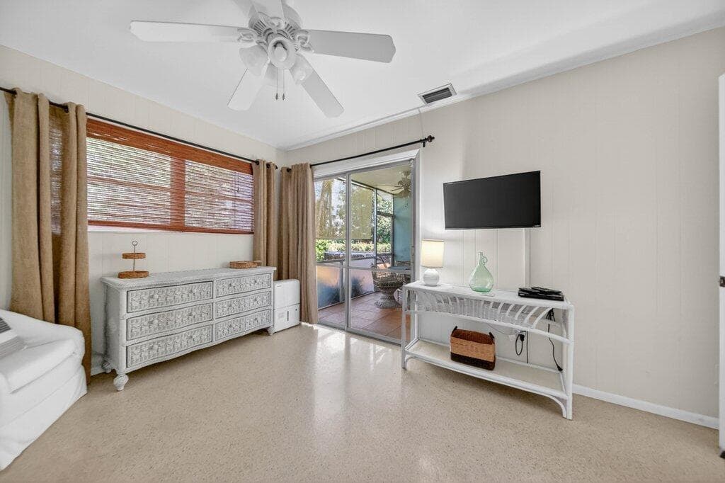 262 SE Monterey Avenue, Stuart, FL 34996 — photo 28 of 43