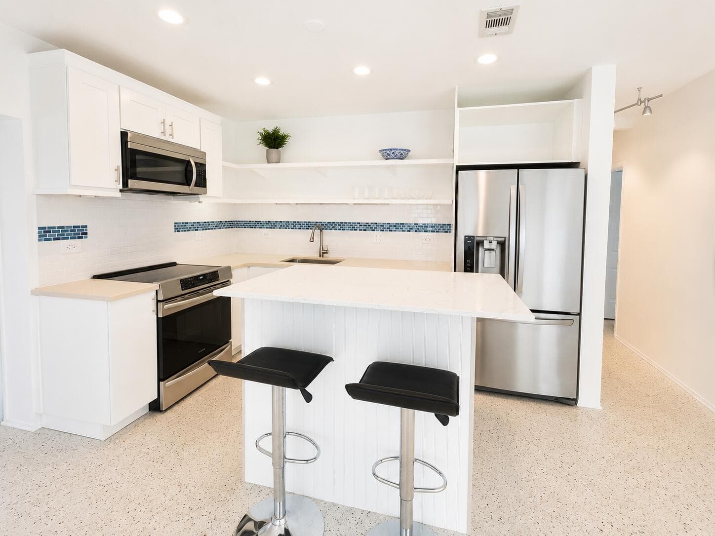 1724 NE 17th Street, Fort Lauderdale, FL 33305 — photo 5 of 26