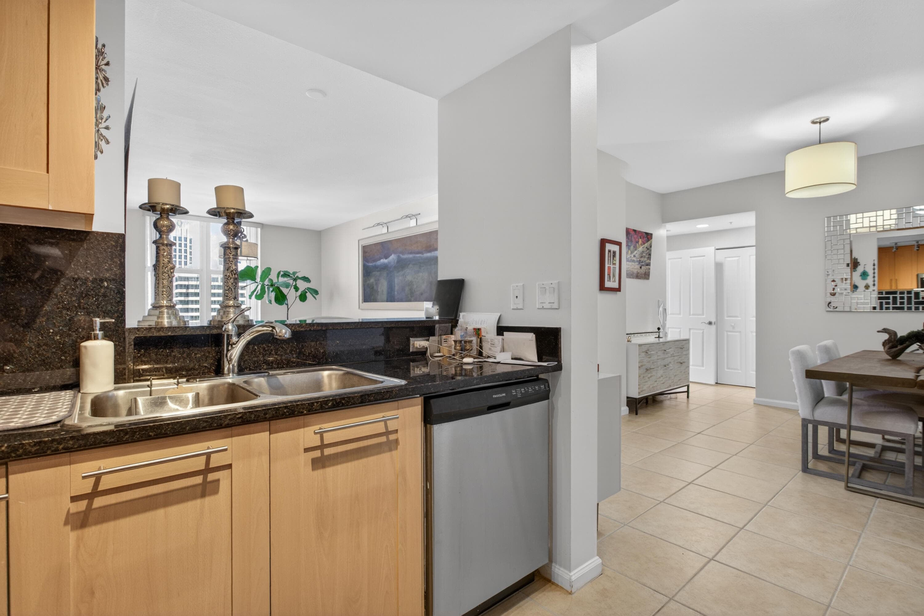 511 SE 5th Avenue 1102, Fort Lauderdale, FL 33301 — photo 8 of 54