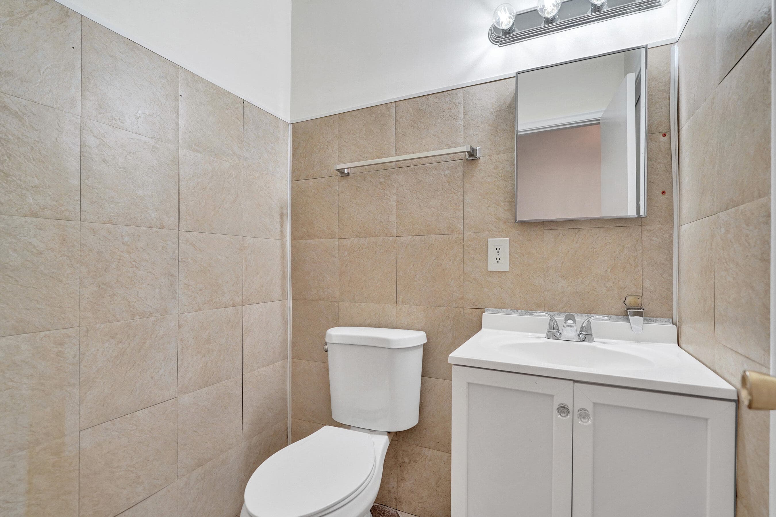 2521 Juniper Drive 11-b, Delray Beach, FL 33445 — photo 35 of 41
