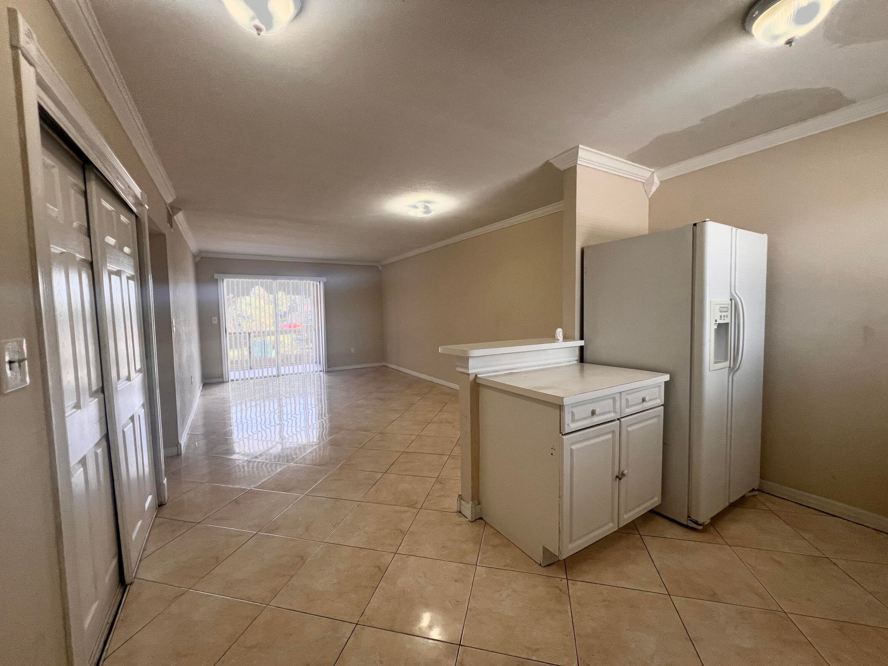 6034 Forest Hill Boulevard 209, West Palm Beach, FL 33415 — photo 4 of 23