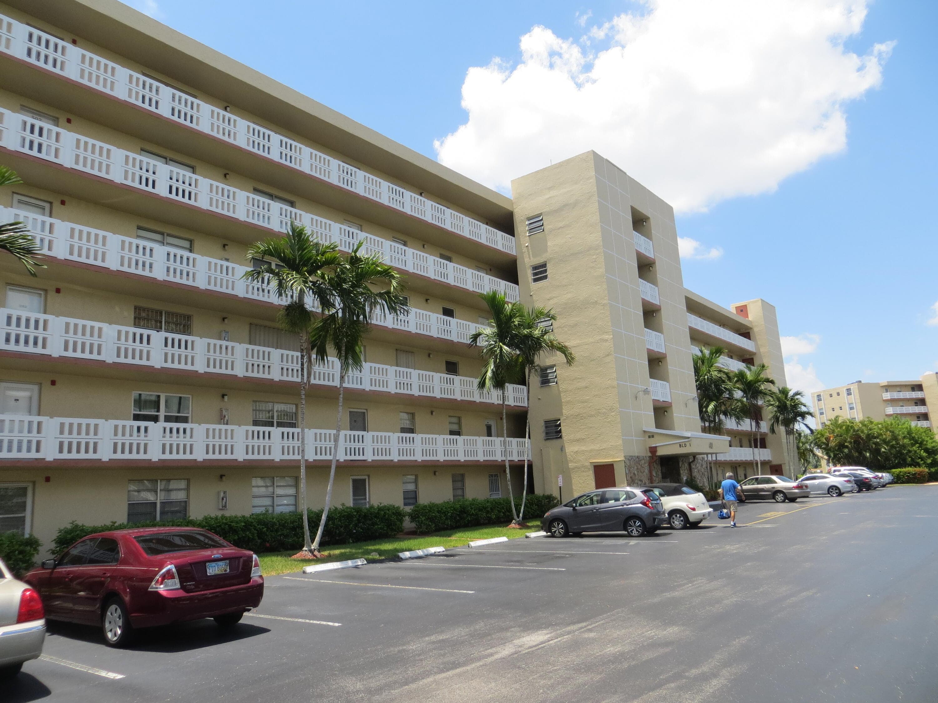 401 SE 3rd Street 204, Dania Beach, FL 33004 — photo 2 of 34
