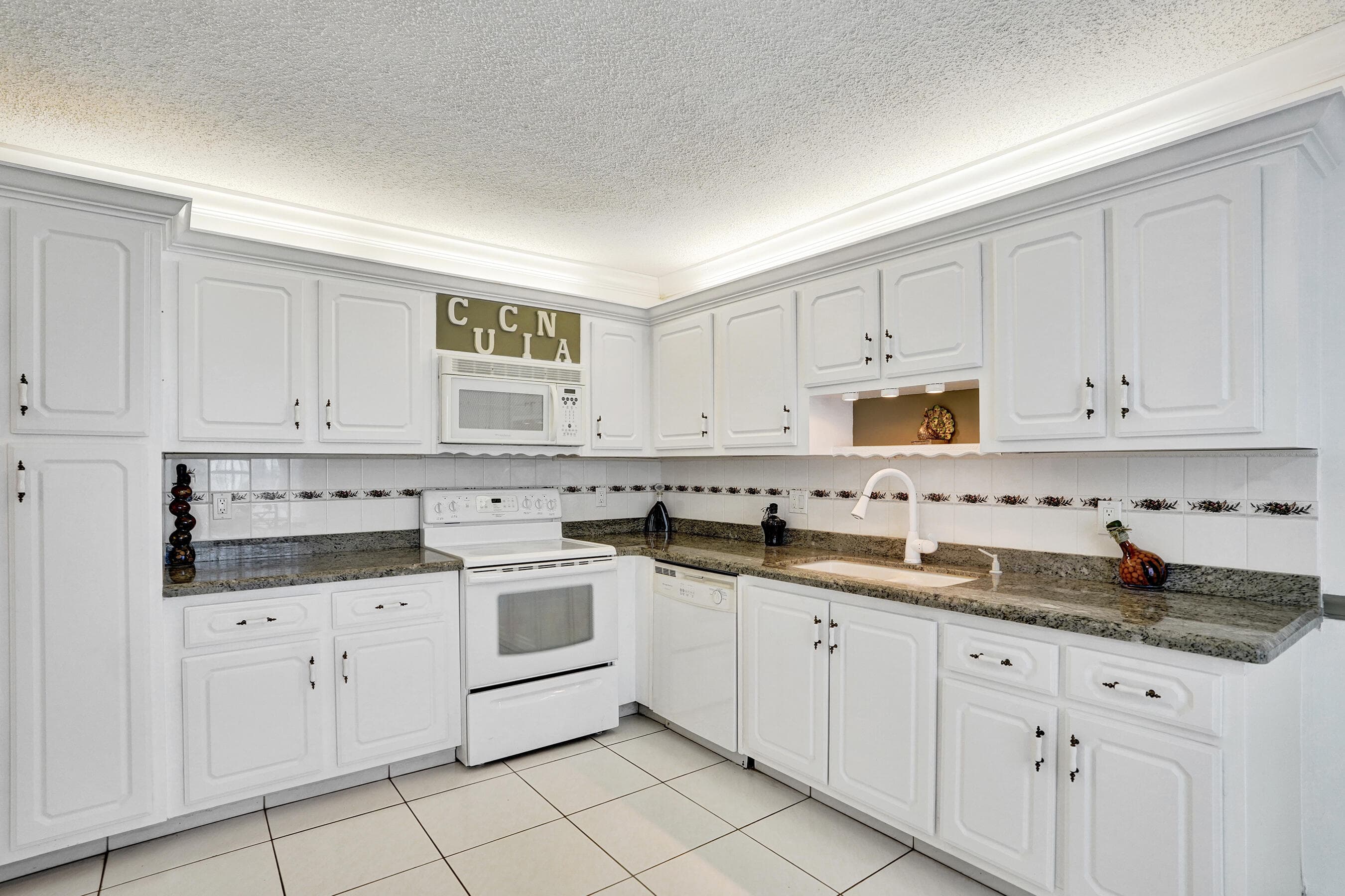 2331 Croton Lane 101-a, Delray Beach, FL 33445 — photo 6 of 39