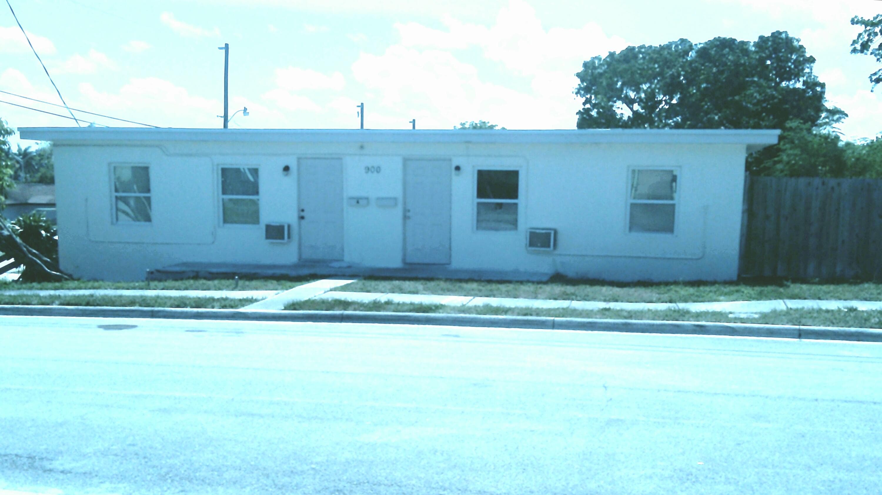 900 W 9th Street, Riviera Beach, FL 33404 — photo