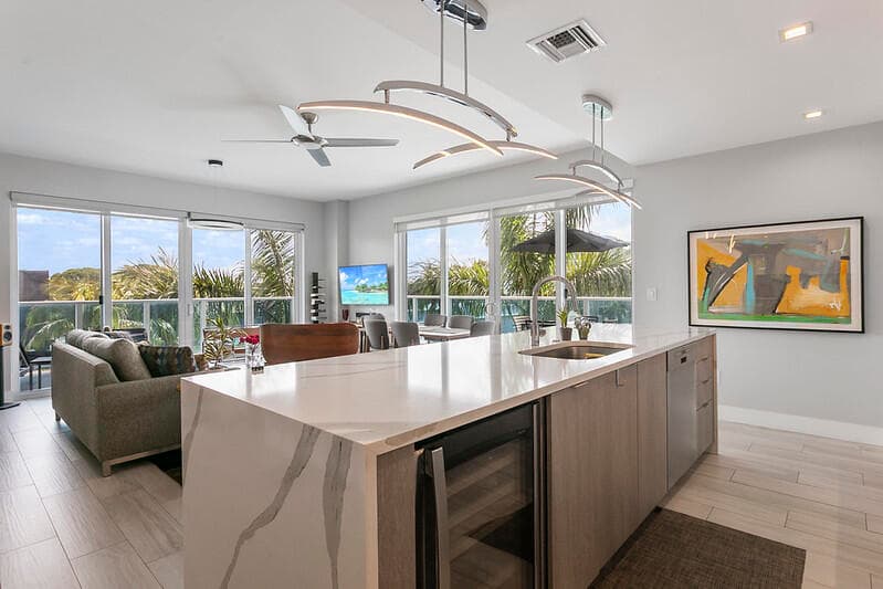 1 S Palmway 303, Lake Worth Beach, FL 33460 — photo 7 of 35