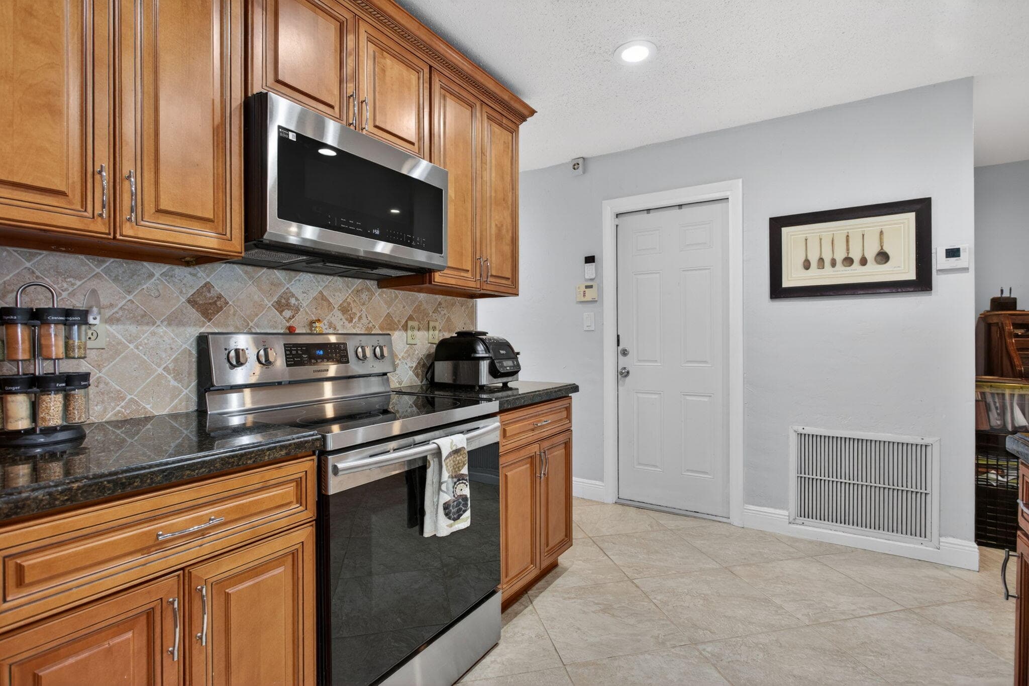 7306 NW 94th Way, Tamarac, FL 33321 — photo 7 of 50