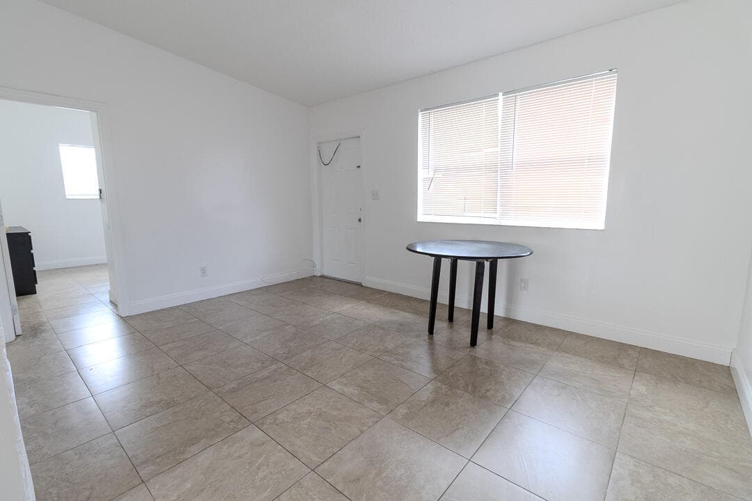 630 NW 15th Terrace 1-2, Fort Lauderdale, FL 33311 — photo 7 of 12