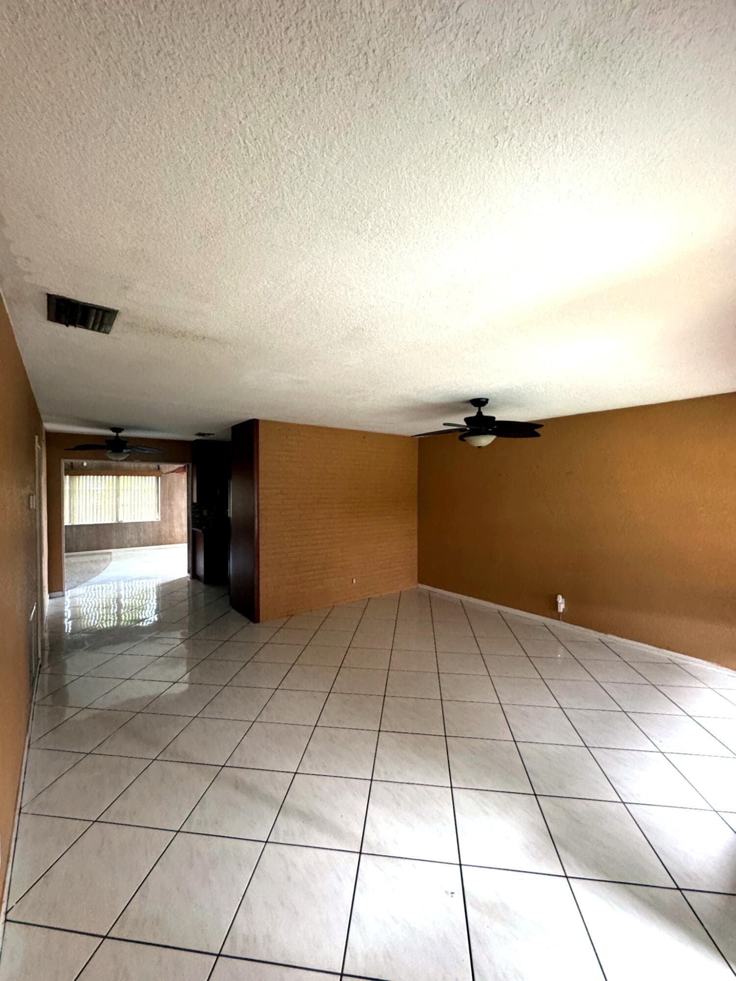 6600 Allen Street, Hollywood, FL 33024 — photo 12 of 32