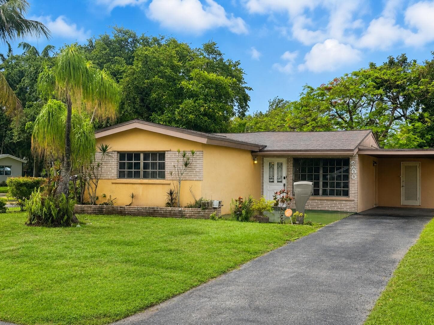 6600 Allen Street, Hollywood, FL 33024 — photo 1 of 32